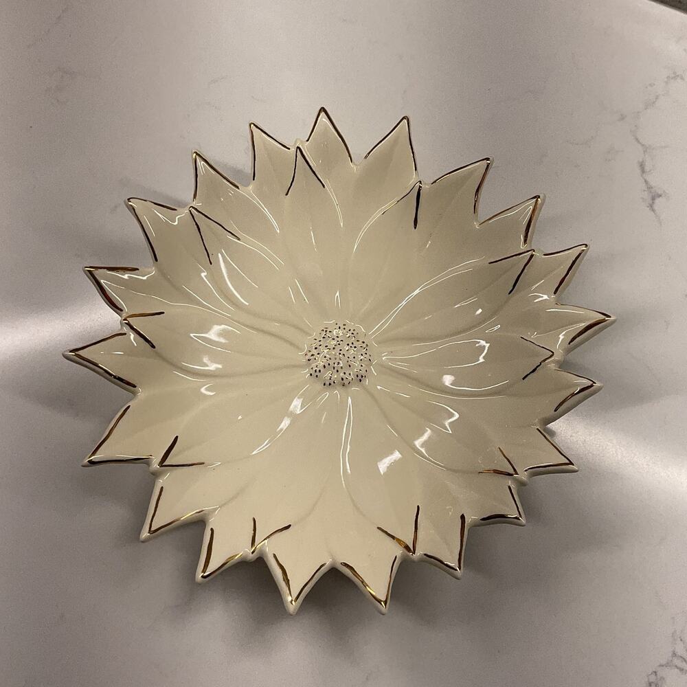 Vintage White Leaf With Gold Hand Painted Classic Plate By Pearl 10in